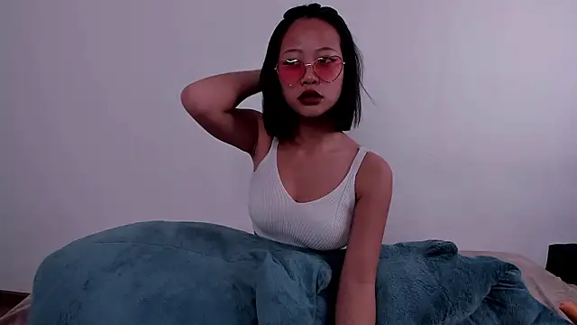 MadnessQueen online show from March 11, 7:16 pm