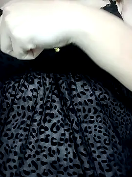jennyyhottt online show from May 5, 6:27 am
