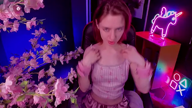 Pretty Victoria online show from April 22, 11:07 am