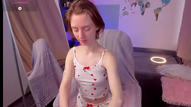 Pretty Victoria online show from March 30, 6:02 am