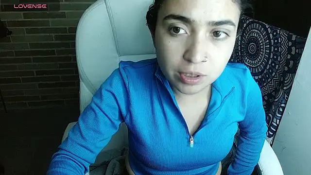 sweet-little online show from April 10, 2:17 am