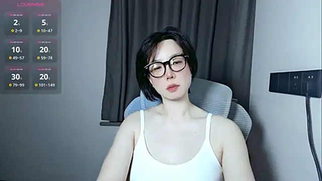 lin lin 520 520 online show from August 8, 4:37 pm