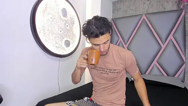 Wolf Kitty online show from April 7, 11:34 am