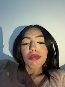 sylphiee  online show from March 11, 5:00 am