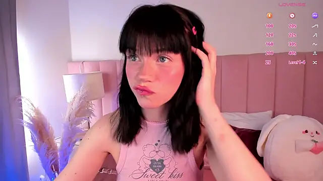 lisa sunny  online show from June 25, 11:06 pm