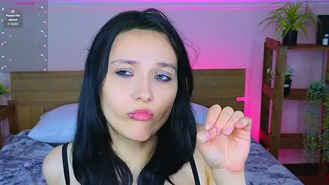 DarcyBlackwood online show from April 15, 1:50 am