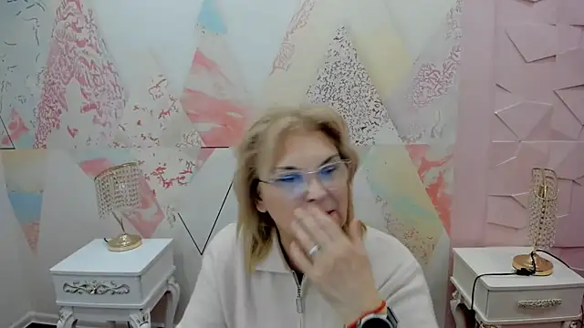 Yasy mina online show from March 18, 11:15 am