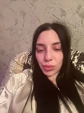 MishellKins online show from April 19, 7:49 pm