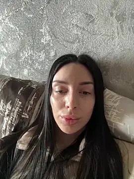 MishellKins online show from April 27, 2:14 pm