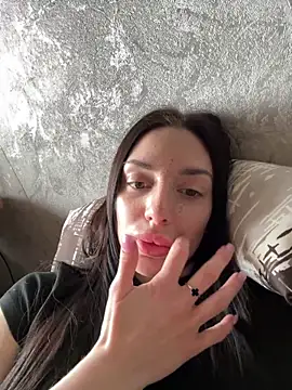 MishellKins online show from April 17, 2:08 pm