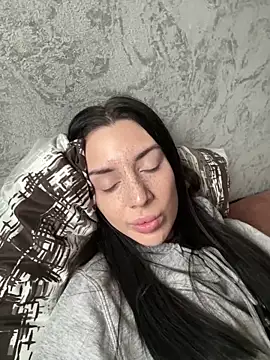 MishellKins online show from April 9, 10:42 am