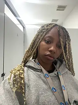 blackkPetitte online show from April 21, 8:16 pm