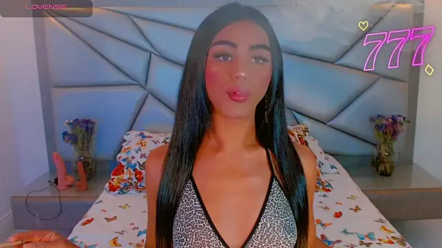 tiifannysexyhot online show from April 22, 9:17 am