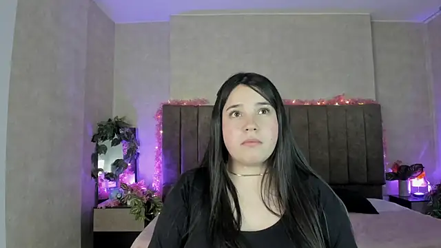 Julieth Caandy online show from August 1, 6:21 pm