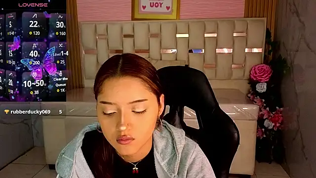 veronicaa s online show from August 7, 8:27 pm