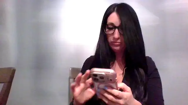 TheVictoriaWolf online show from March 29, 8:24 am