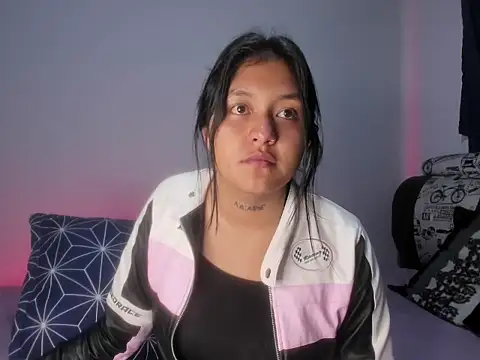 Aveline  online show from March 12, 7:33 am