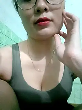 candy flo online show from April 18, 2:19 pm