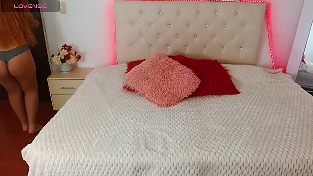 estrella hank online show from April 12, 8:11 pm