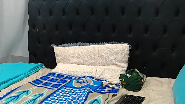 Dark Slim Thick online show from April 25, 6:16 pm