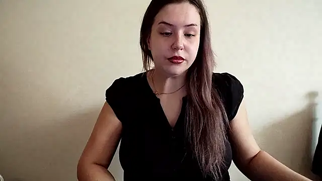 LolaSeduce online show from April 15, 8:15 am