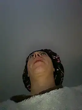 ItsAmara online show from April 21, 9:22 pm