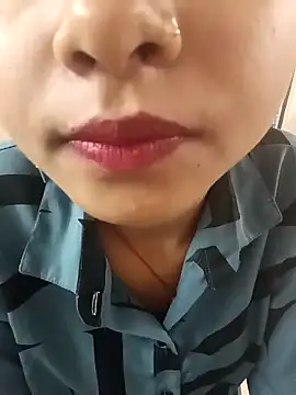 ritika gupta02 online show from April 18, 7:07 pm