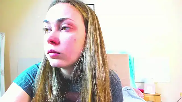 MelanieCuty online show from June 2, 5:41 am