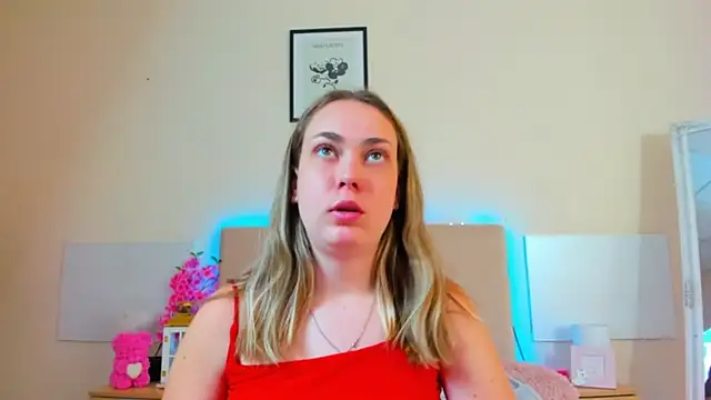 MelanieCuty online show from June 26, 5:41 am