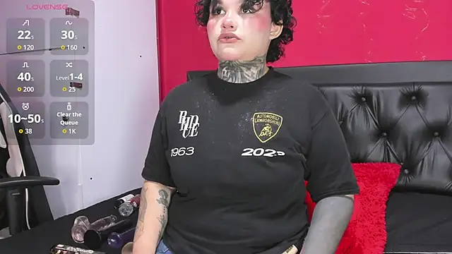 Abbyhilton  online show from May 1, 5:21 am
