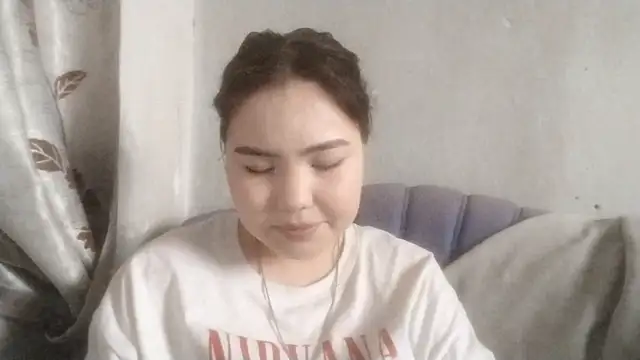 CuteAngell online show from April 18, 9:01 am