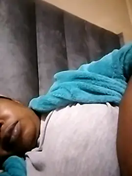 Prettylicou online show from April 23, 1:03 am