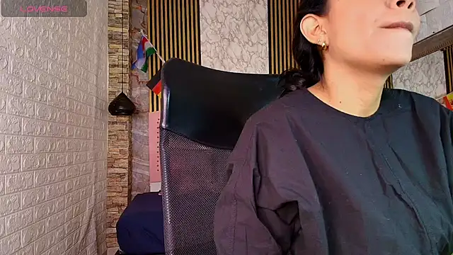 AishaCambell  online show from June 18, 11:48 am