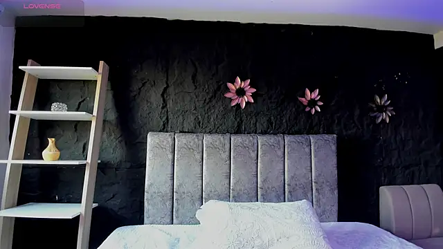 JeanneWilliams online show from April 30, 12:43 pm