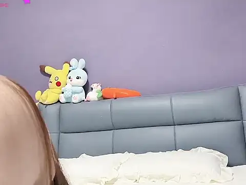 yao-yao-8726 online show from March 15, 1:35 pm