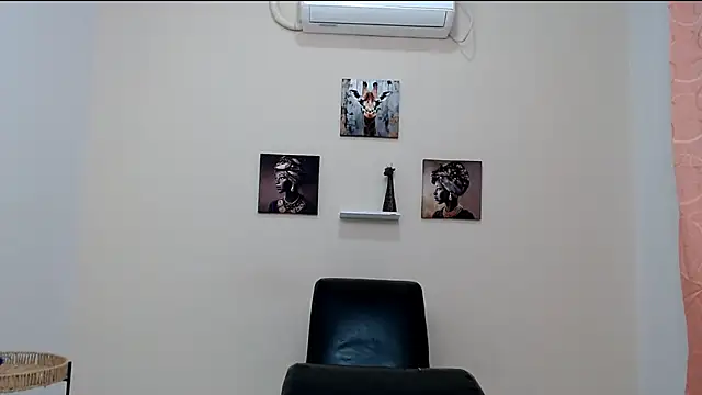 katywild20 online show from April 18, 6:43 pm