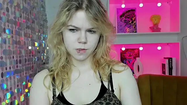 ElizabethVane online show from July 11, 5:29 am
