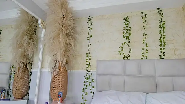 AlondraSoomer online show from June 17, 5:31 am