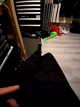 missbrowneyes 82 online show from April 26, 1:25 am