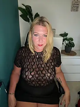 SuesseAurelie1 online show from June 4, 4:22 pm