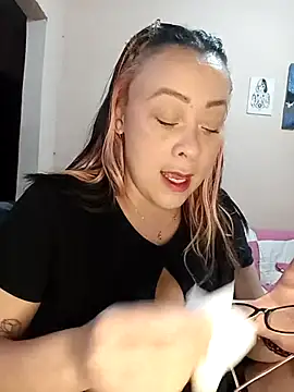 lua-bfly online show from April 18, 1:41 am