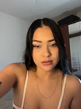 CLOEYCLAY online show from April 28, 10:52 am