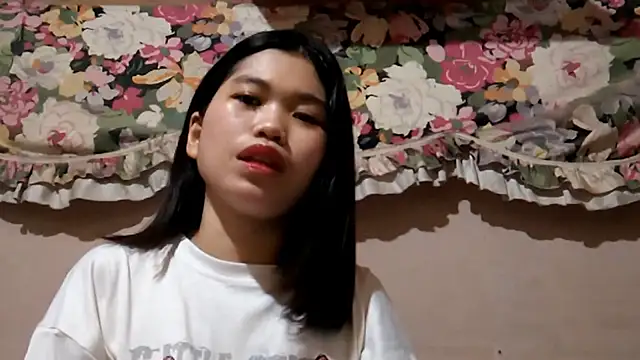 FrancescaVinall online show from March 19, 5:23 am