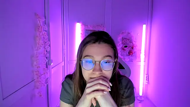 Mia kristal online show from May 11, 8:16 am