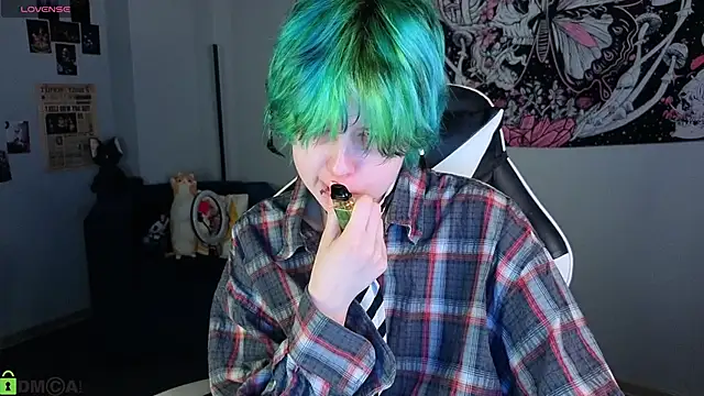 LittleKittenStar online show from April 28, 3:21 am