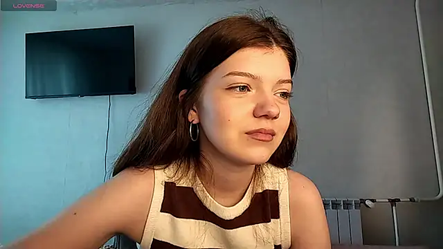 Helgawithyou online show from May 4, 3:27 pm