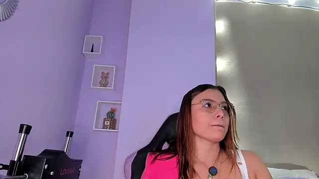 Littletammy4u online show from May 4, 12:31 pm