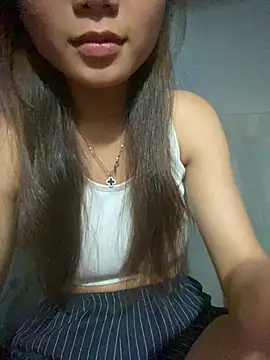 Emmi cute9x online show from July 6, 11:40 pm