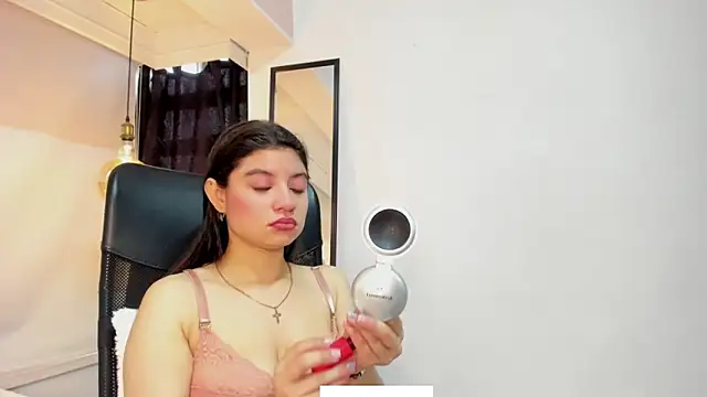 LindaCatalina  online show from April 8, 1:13 pm