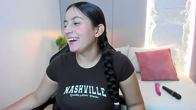 kira relish online show from June 16, 12:39 pm